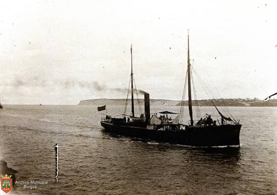 Un barco en la desembocadura de la Ría del Nervión (1896?) Ennegrecimiento directo 